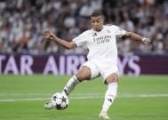 金年会体育-包含姆巴佩迎来五赛季出色发挥，巴塞罗那观众热烈欢呼！全场沸腾不已的词条